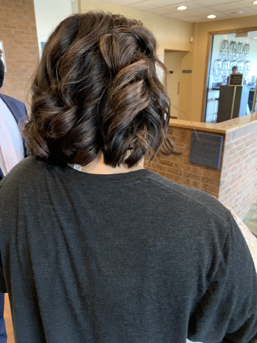 phyllistylist's tweet photo. Wedding day is always special for us at Nucci Salon &amp; Spa. If you are looking for someone to make your day as special as you give us a call # 410-661-6500. @phyllistylist #weddingday #beautifulupdues #allaboutyou #makeup #weddingteamtravel https://t.co/KK4IDpYOvK