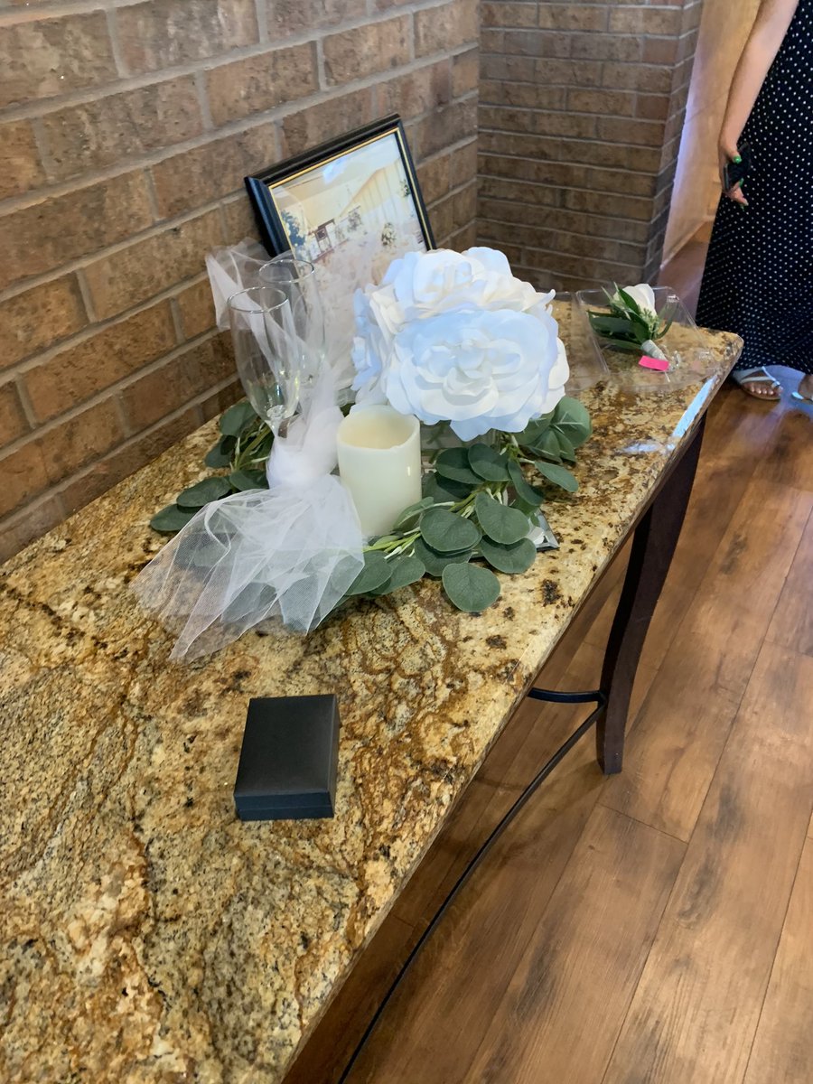 phyllistylist's tweet photo. Wedding day is always special for us at Nucci Salon &amp; Spa. If you are looking for someone to make your day as special as you give us a call # 410-661-6500. @phyllistylist #weddingday #beautifulupdues #allaboutyou #makeup #weddingteamtravel https://t.co/KK4IDpYOvK