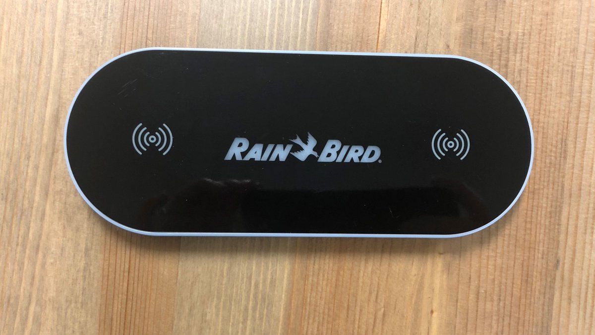 We made it to 5,300 followers! 🙌

Time for our next #giveaway! 🎁
To be entered to win this dual wireless charger:
1. Follow <a href="/RainBirdGolf/">RainBirdGolf</a> 
2. Retweet this post

The giveaway ends at noon PST on Thursday 9/10.
GOOD LUCK! 🍀