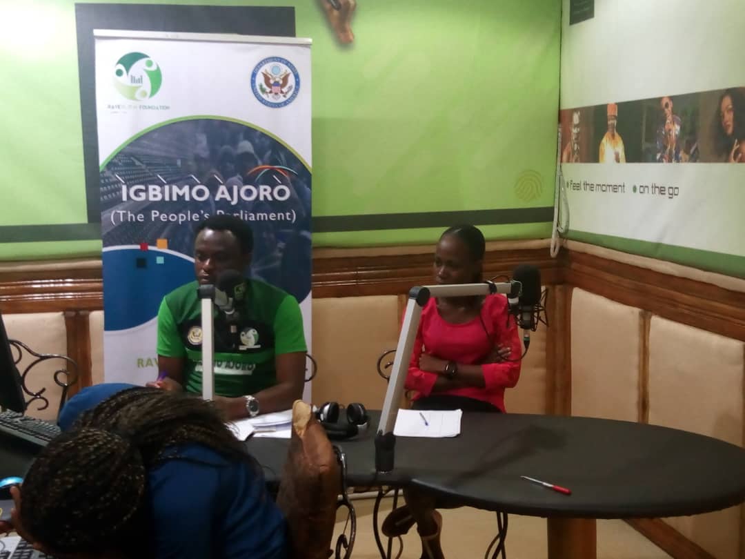 RaveFMFoundatn's tweet photo. On IGBIMO AJORO today, we discussed the recently discovered baby factory in Ile Ife. We spoke with Osun state Women, Children and Social Affairs Commissioner, Olubukola Olaboopo.
Photos of the program with @AdeyemiOlabode
#IgbimoAjoro
#ThePeoplesParliament https://t.co/EGcArD3H2j