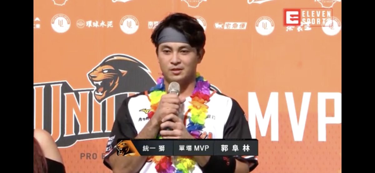 UniLionsIntl's tweet photo. Bottom of 9th, 2 outs, runners on 2nd & 1st, @unilions_tw were down by 3 (4:7), this guy hit a 3-run shot after he survived from an error committed by Guardians’ catcher. What a homer, #KuoFuLin! Please focus on being a better player, and most importantly, being a better person. https://t.co/Pl2Oj3TCTg