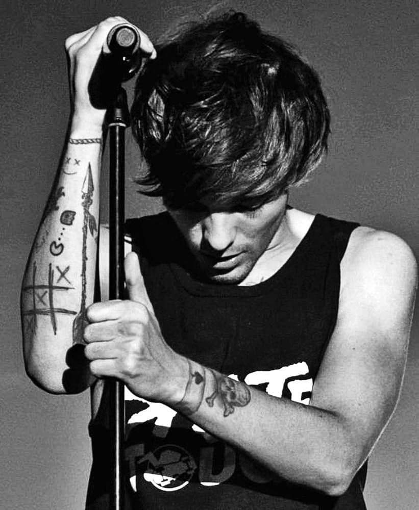 _BestPics1D_'s tweet photo. LT💗
Jak obchodziliście 10-lecie @onedirection ? #10YearsOneDirection https://t.co/VR4wGEfK1h