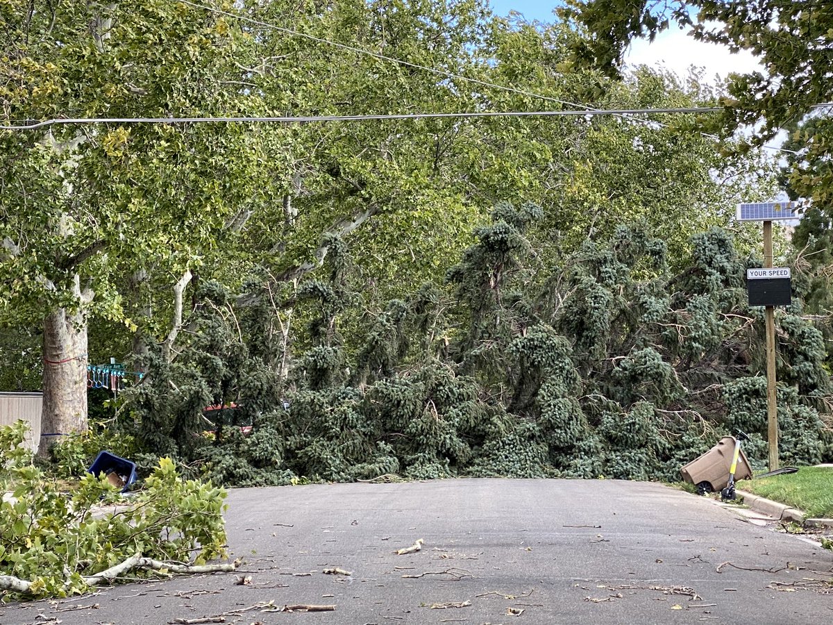 AmieeMaxwell's tweet image. No way out 🙄 #utwx #utwind