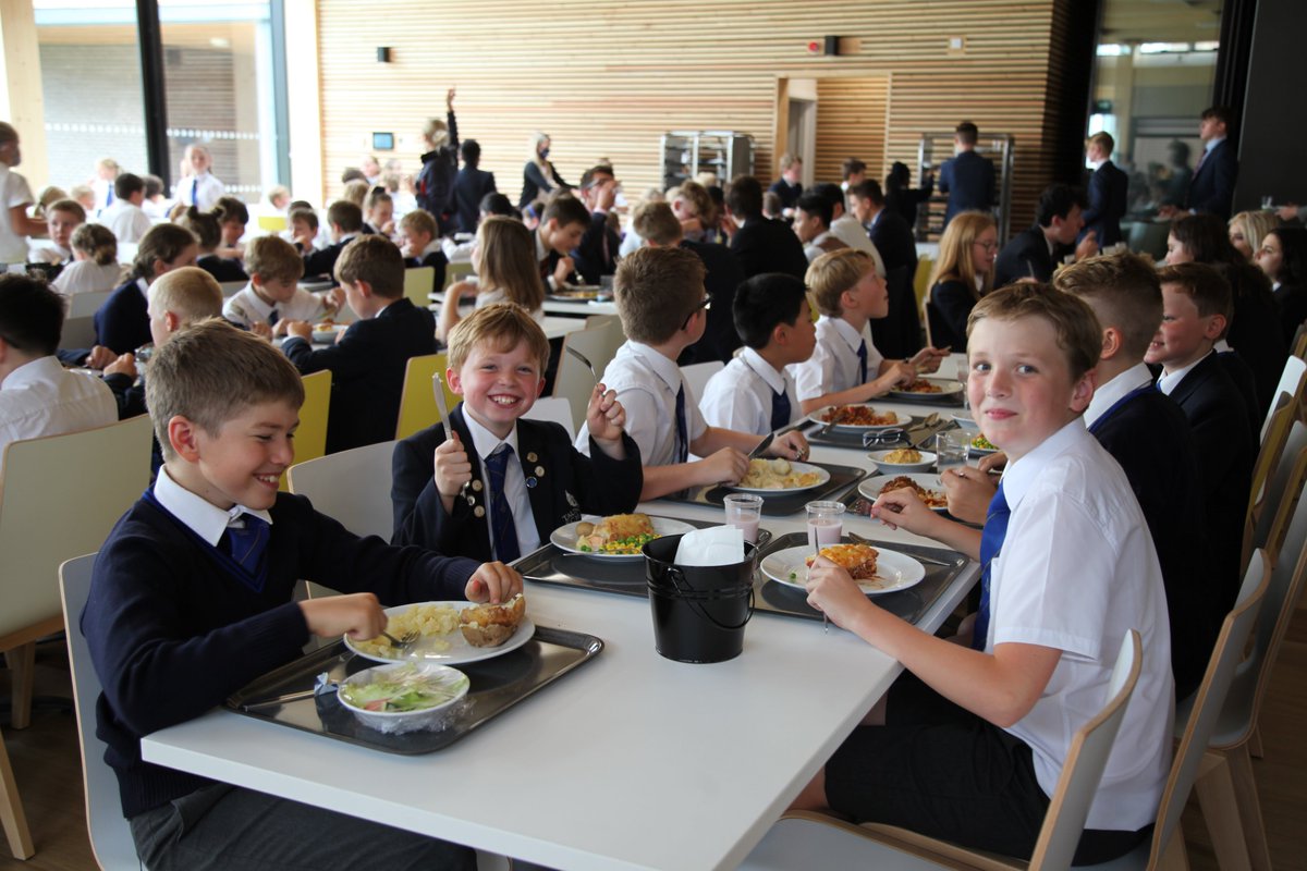 tauntonschool's tweet photo. There’s been added excitement to the first day back at school with the opening of our new Dining Room. We hope it will be a space our students can relax and socialise as they enjoy freshly-prepared food from our shiny new kitchen. 🍴🍲🥕🥦🍝
#happydiners #challengenurtureinspire https://t.co/m32nWyzeMV