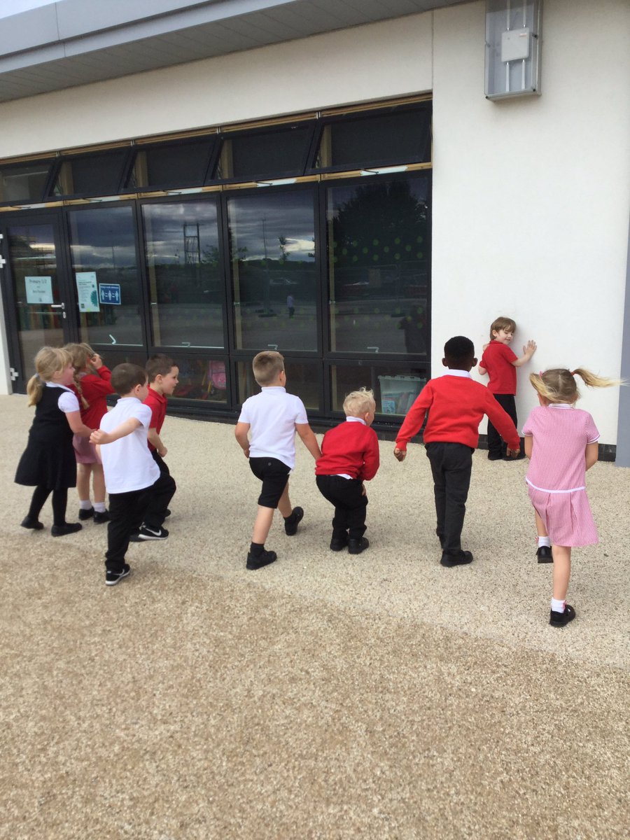 SchoolHillside1's tweet photo. P1AW earned all the marbles in their jar and chose to have some extra time playing outside this afternoon. Well done boys and girls, keep up the hard work!!! https://t.co/G4om7jUa8i