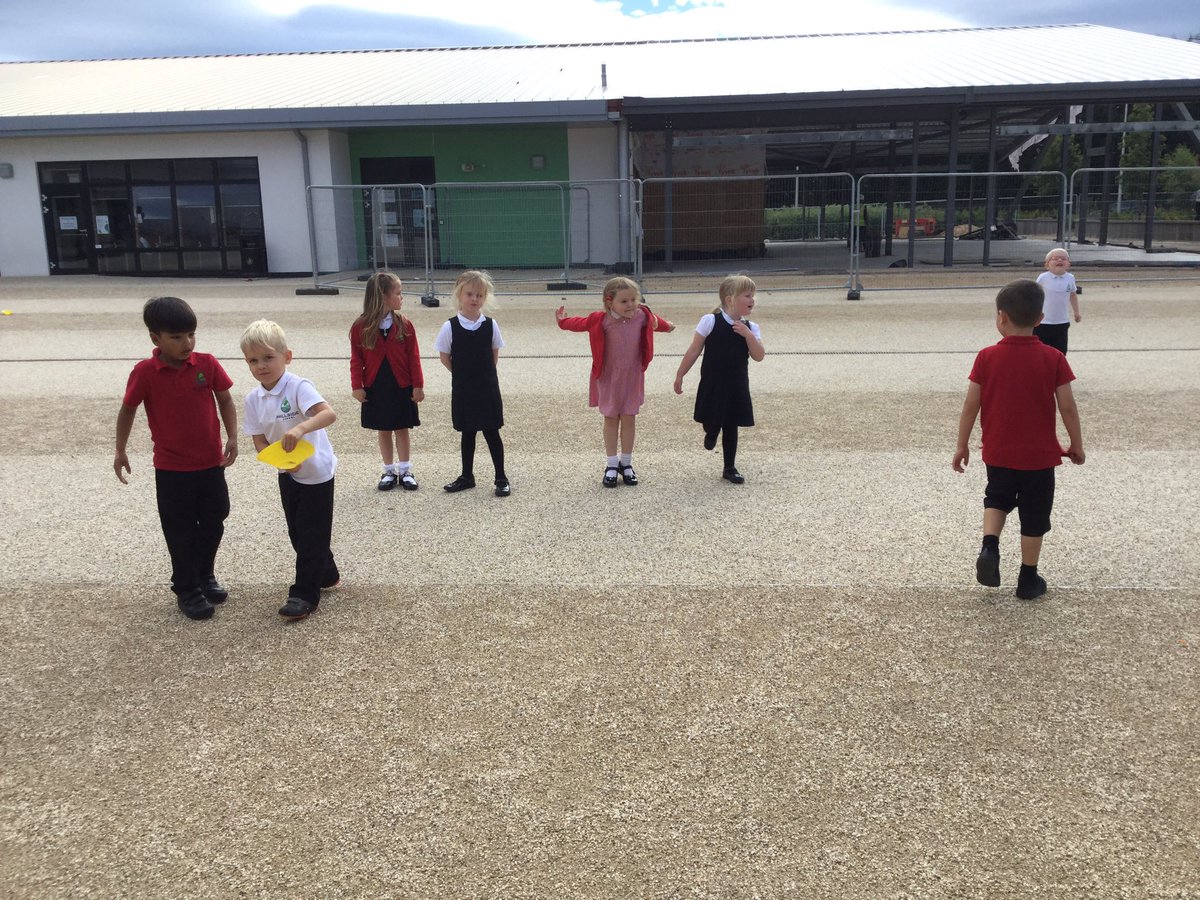 SchoolHillside1's tweet photo. P1AW earned all the marbles in their jar and chose to have some extra time playing outside this afternoon. Well done boys and girls, keep up the hard work!!! https://t.co/G4om7jUa8i