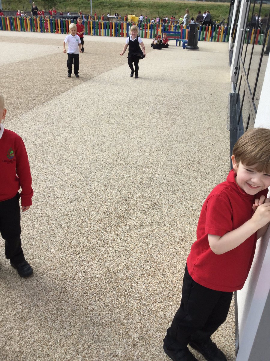 SchoolHillside1's tweet photo. P1AW earned all the marbles in their jar and chose to have some extra time playing outside this afternoon. Well done boys and girls, keep up the hard work!!! https://t.co/G4om7jUa8i