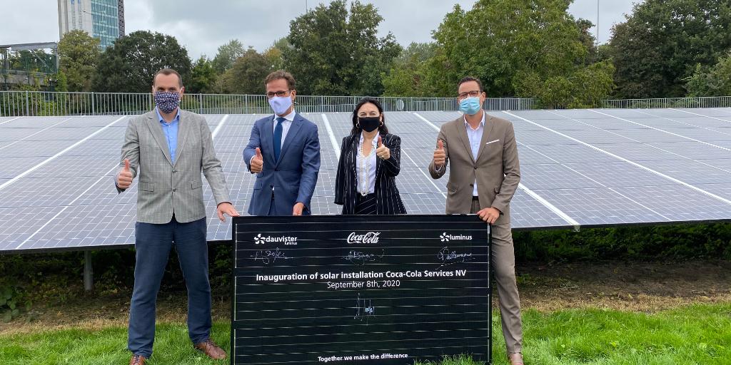 Coca-Cola België (@cocacolabe_nl) on Twitter photo .<a href="/McMarghem/">Marie Christine Marghem</a> huldigt > 4000 zonnepanelen in bij #CocaCola Anderlecht geplaatst door Dauvister (<a href="/LuminusEnergie/">Luminus Energie</a>). Goed voor een jaarlijkse besparing van 295 ton CO2. Samen met Luminus plannen we ook het eerste windturbineproject voor het Brussels Hoofdstedelijk Gewest op deze site. .<a href="/McMarghem/">Marie Christine Marghem</a> huldigt > 4000 zonnepanelen in bij #CocaCola Anderlecht geplaatst door Dauvister (<a href="/LuminusEnergie/">Luminus Energie</a>). Goed voor een jaarlijkse besparing van 295 ton CO2. Samen met Luminus plannen we ook het eerste windturbineproject voor het Brussels Hoofdstedelijk Gewest op deze site.