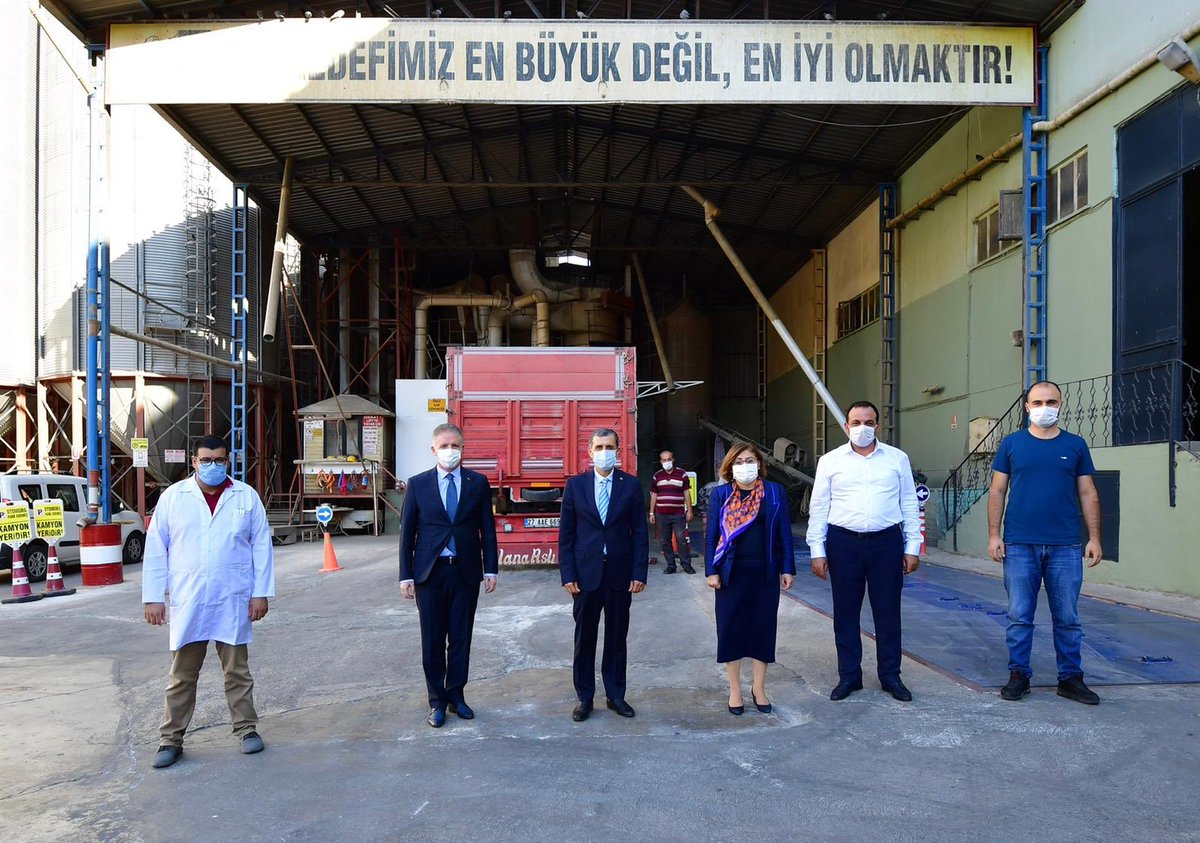 gantepvaliligi's tweet photo. Üretimi ve ihracatının yanısıra istihdama sunduğu katkılar ile Gaziantep ve Türkiye ekonomisinin büyümesinde önemli bir yere sahip OSB’miz, her geçen g��n başarısına başarı ekliyor.

Valimiz Davut Gül, B. Beld. Başkanı Fatma Şahin ile Fedaioğlu Gıda ve Arsbak Gıda’yı ziyaret etti. https://t.co/61K2keZEED