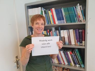 WomenGent's tweet photo. Op 11 september beslist de Raad van Bestuur van de UGent over de mogelijke insourcing van het schoonmaakpersoneel. Hoog tijd dus om als UGent gemeenschap onze stem te laten horen. 

Prof. Ellen Desmet van de Onderzoeksgroep Migratierecht steunt de actie: https://t.co/Wgkqdb00Io
