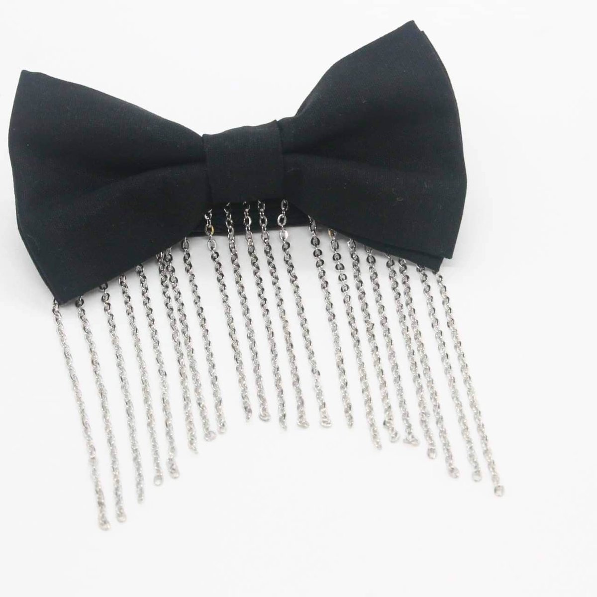 BeckerHandmade's tweet photo. Metal fringe bow tie by @beckerhandmade
Have a crazy bow tie idea? DM me to discuss it and see how I can make your idea a reality!
.
.
#beckerhandmade #handcrafted #bow #classy #fashion #designer #ottawa #613style #ottawafashion #yowstyle #shoplocal #punk #fringe #bespoke https://t.co/1UsiRUpLqf