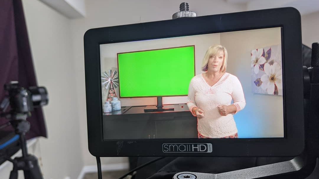 ElectricEMedia's tweet photo. With thousands of interviews under our belt. There is a reason we shoot the best interviews in Southern Utah.
Intriguing lighting schemes, green screen, teleprompters, and professional audio equipment. Anything you need to make you or your employees look and sound their best! https://t.co/lQoS3Jpf3C