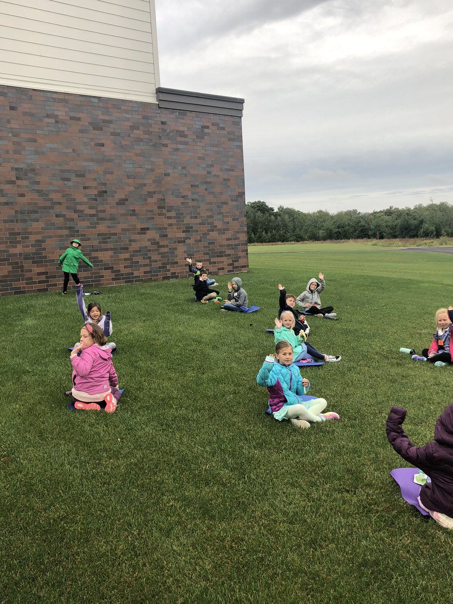 ScottBriske's tweet photo. It is so great to have students back!! Here we go! #weare832 https://t.co/BY5aVOn1BV
