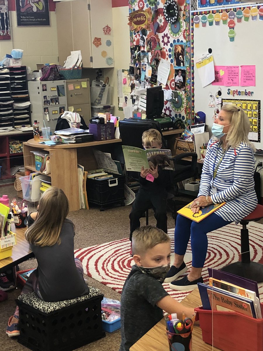 ScottBriske's tweet photo. It is so great to have students back!! Here we go! #weare832 https://t.co/BY5aVOn1BV