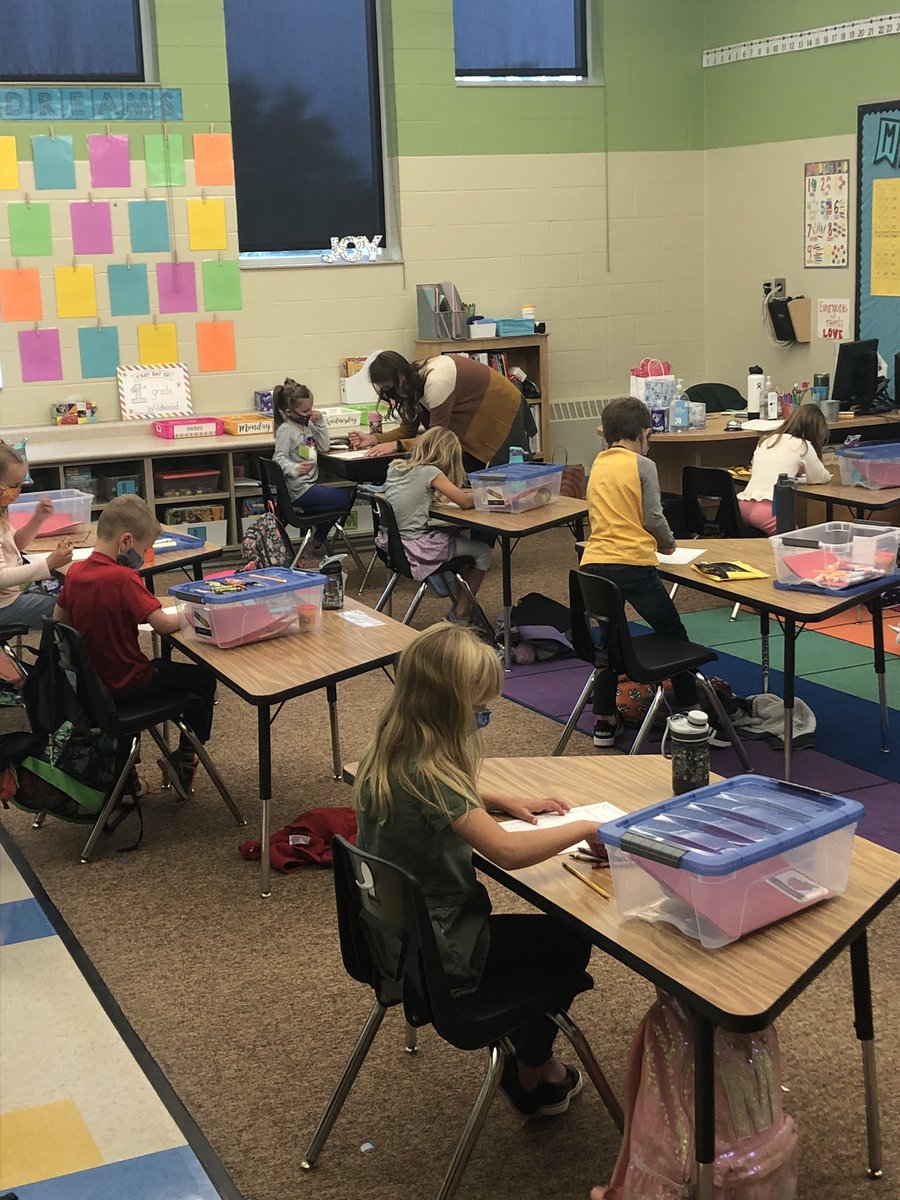ScottBriske's tweet photo. It is so great to have students back!! Here we go! #weare832 https://t.co/BY5aVOn1BV
