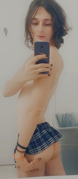 My daily work bathroom selfie for yall

#crossdresser #sissy #sissyboy #sissygirl #trap #tranny #slut