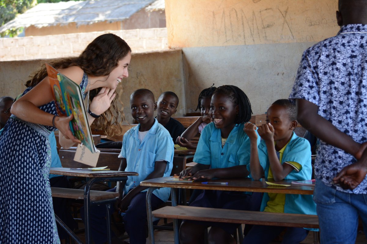 WorldEd's tweet photo. Lifelong learning begins with #literacy. Community libraries in #Mozambique bring children together to encourage a love of reading and provide stories that have been contextualized to reflect their life experiences. https://t.co/r8gWcAqnvn #InternationalLiteracyDay #BuildUpGirls https://t.co/qKjZDcWtW5