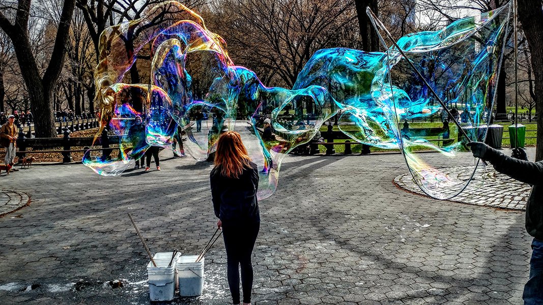 robertberrygall's tweet photo. "Bubbles Make People Happy" @tallpaul513
.
#perflectionandimperflection #paulmondesire #photography #photo #art #artwork #contemporaryart #artoftheday #artofinstagram #artstagram #instaart #gallery #gallerywall #instagood #artist #artistsoninstagram #artofvisuals #artlovers https://t.co/90h6hBaWi8