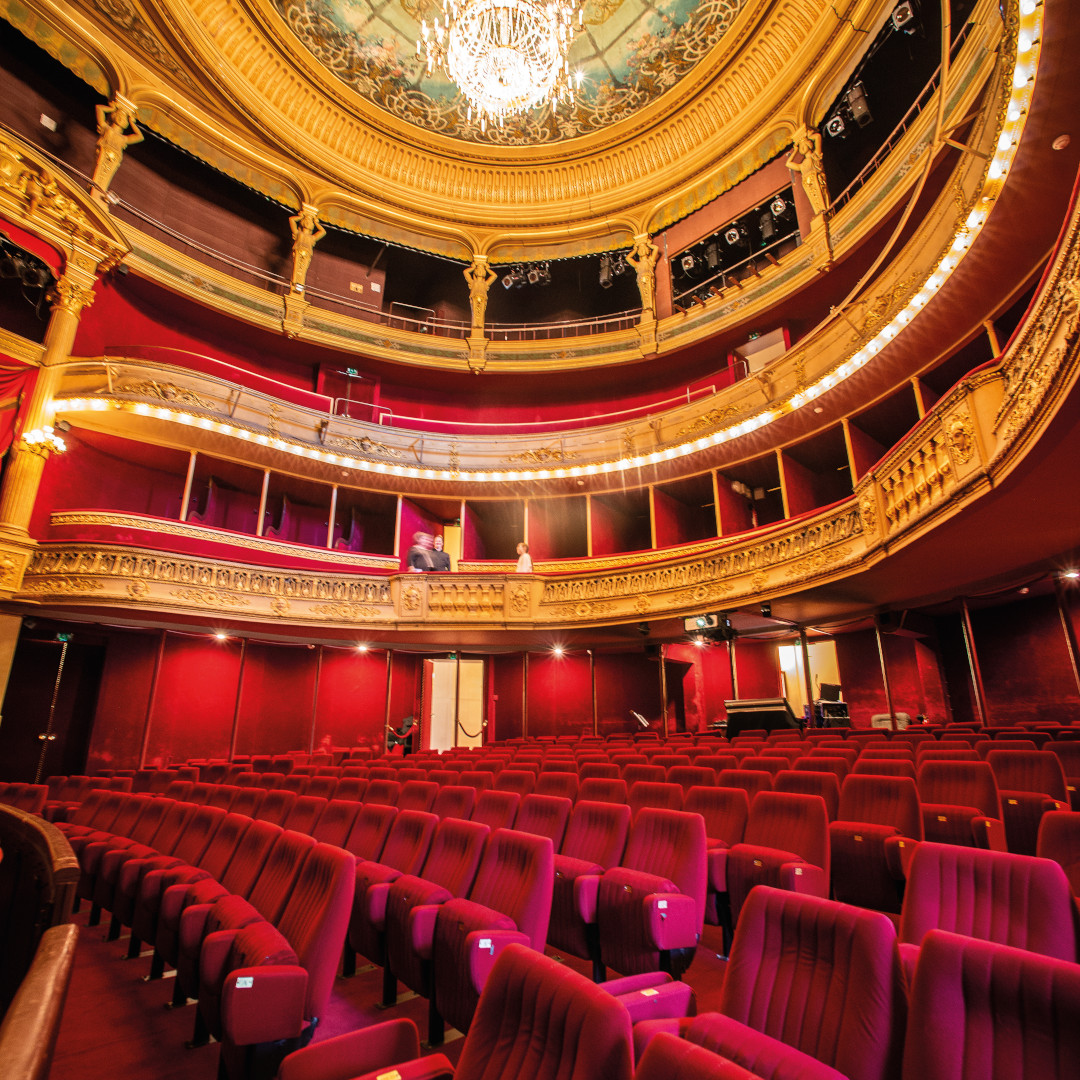 Le #Théâtre de #Chartres (<a href="/TDChartres/">Théâtre de Chartres - SCIN - Art et Création</a>) présente ce soir sa nouvelle saison sur les planches. Impatient ? Découvrez dès maintenant les spectacles et dates ► theatredechartres.fr/spectacles.html 🎭