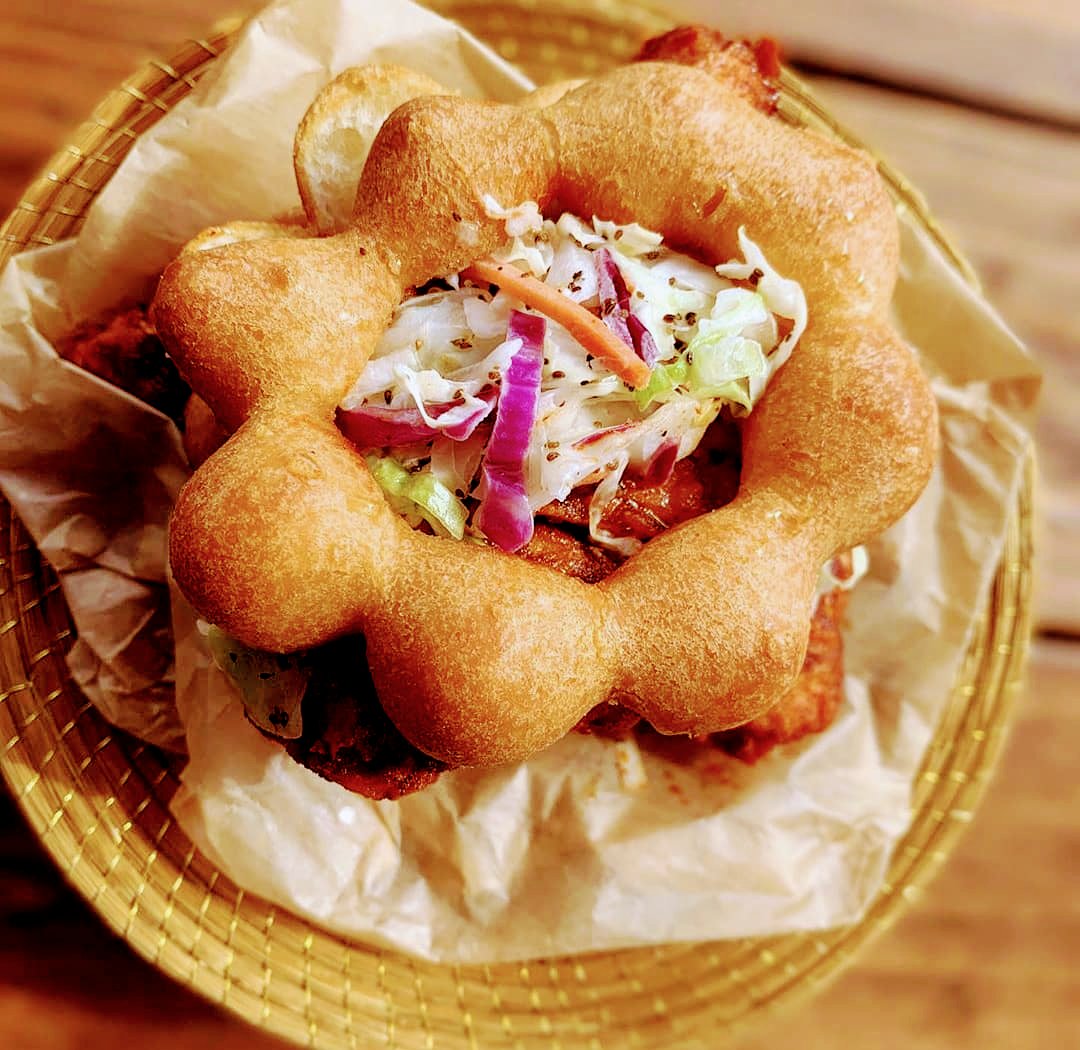7HeartsTravel's tweet photo. One of my biggest regrets when I first started traveling was not indulging in the local, authentic foods. Try everything… you will feel like you got the full experience and you may end up loving something. #Orlando #ChickenFire #Food #Vacation #FoodTrucks #Travel #traveltheworld https://t.co/lnGYQBoS0Y