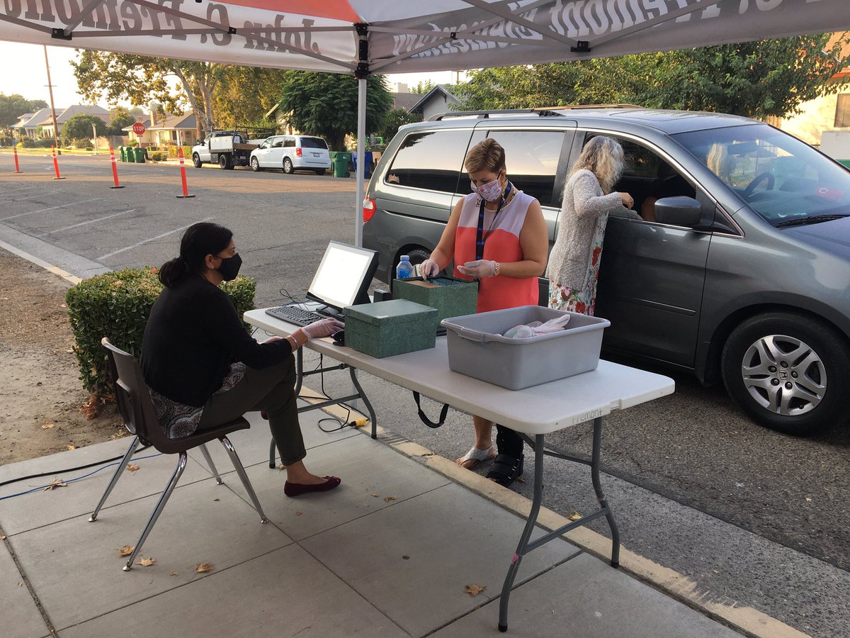 FremontFowler's tweet photo. Good morning Eagles! Don’t forget to pick up your free breakfast and lunch. We’ll be here until 8:45. https://t.co/aeNsBV90iq