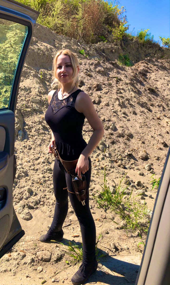 KateEppers's tweet photo. #behindthescenes 👍#actor #actors #kateeppers #summer #actress #acting #independentfilms #magic #indiefilm #maine #movie #independentfilm  #filmingday #filming🎬 #indie #film #filmproduction  #weekend #labordayweekend #laborday #stunts #stunttraining #idomyownstunts #bts https://t.co/FQeHoiH9Hm
