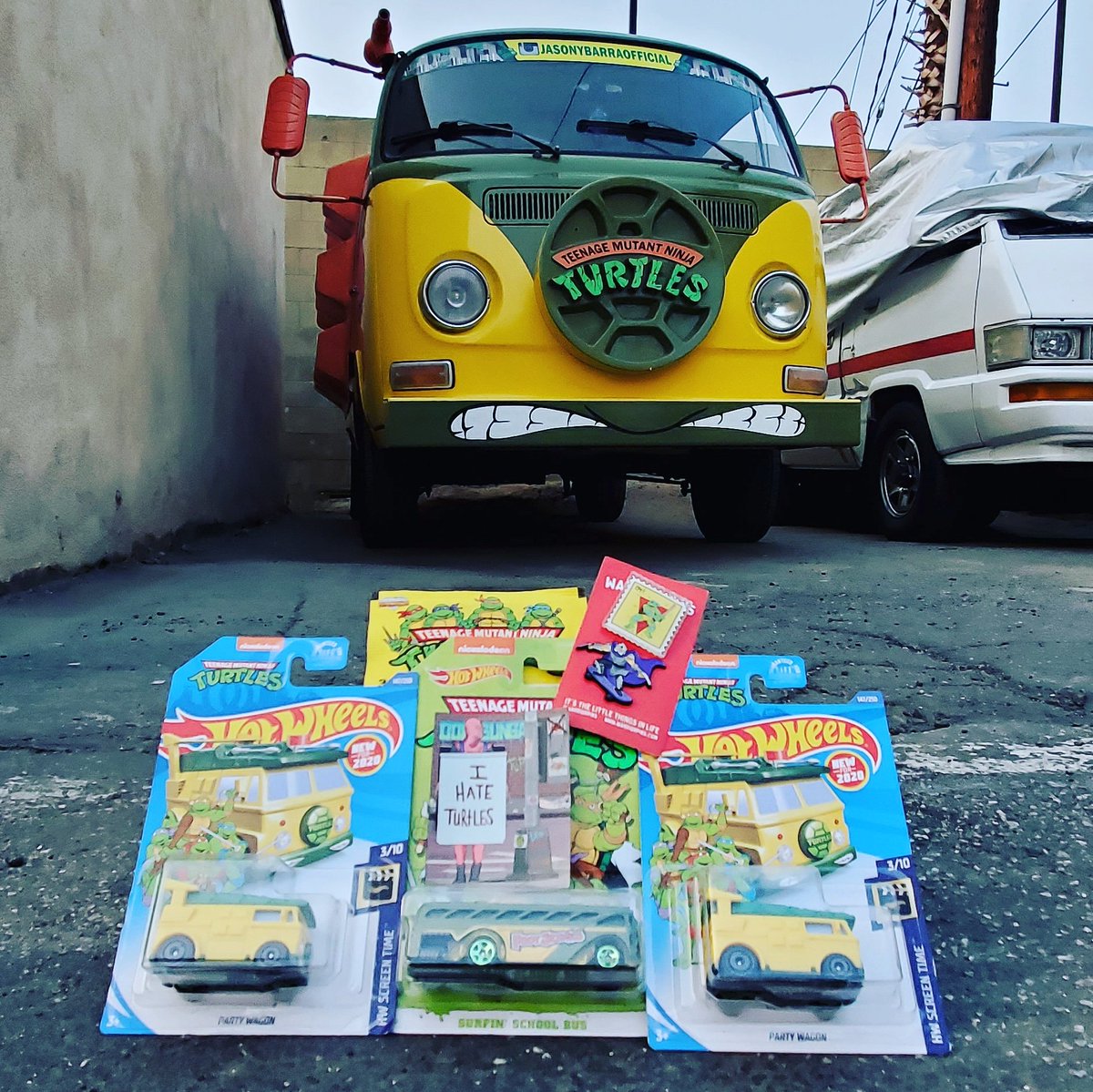 tmntvan's tweet photo. Thank you @SPIDY930 for the cool #Tmnt suprise package you sent me🐢#Tmnt #TeenageMutantNinjaTurtles #NinjaTurtles #TmntVan #PartyWagon #TurtleVan #TeamEastman #ComicCon #Cosplay #TmntCosplay #Vw #VwLife #VwStyle #Kombie #VwBus #VwBusLife #HotWheels
@Hot_Wheels @ImJasonYbarra https://t.co/QHnNqjuWDY