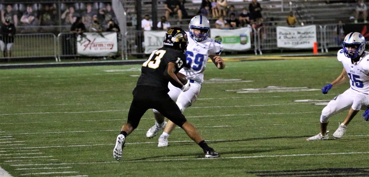 showtimewallace's tweet photo. #ball4pops - Week 3 - 5 rec 128 yrd on @Hudl at -  https://t.co/cU6UTWe3Ie https://t.co/g7E6N7iQvr