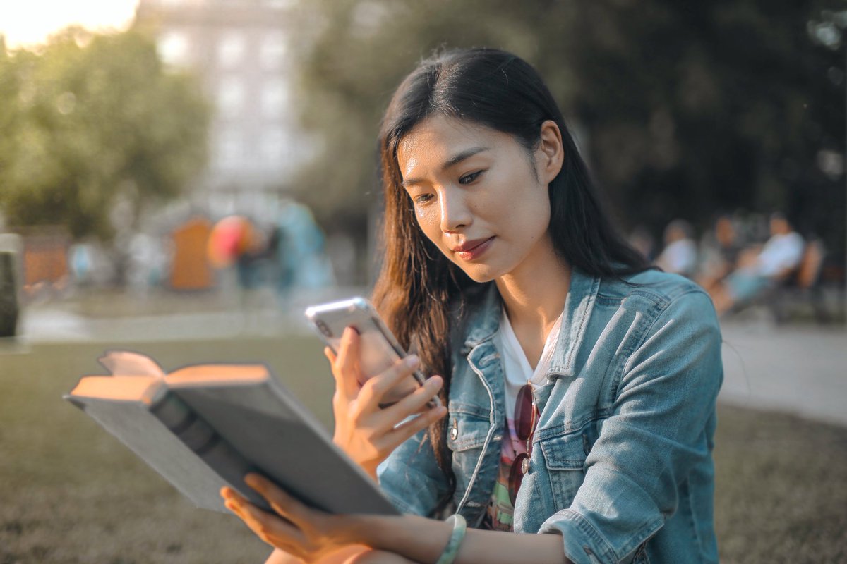 VizVibe's tweet photo. AR can be used on virtually anything, use it to bring a book to life to provide more to the reader. https://t.co/YuOiOzvu77
#ARLaunchPad #VizVibe #AR #education #XR #ARLearning #Interactivehistory #STEM #edtech #museums #literature https://t.co/ZhxQ4awAyK