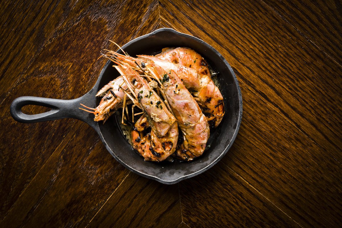 TheRefugeMcr's tweet photo. Grilled red prawns, garlic, chilli, lemon, parsley butter...⁣
⁣
Book your Dining Room table at https://t.co/RJtm9itKxj⁣
⁣
#BackToRefuge https://t.co/NReLYAgoiR