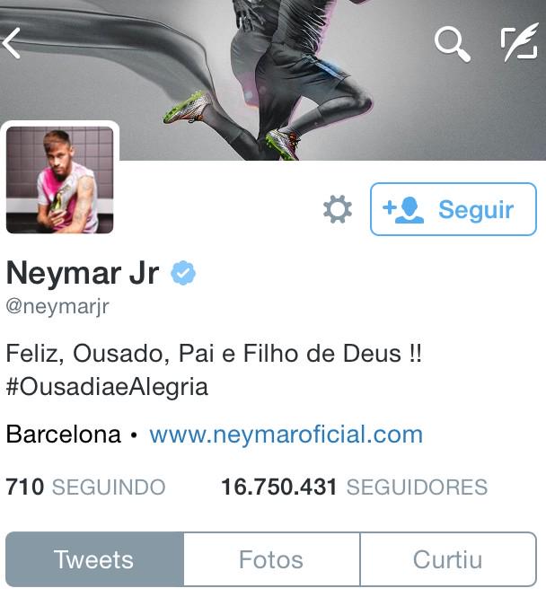 brunasantini's tweet photo. do crente ao ateu ninguém explica como o neymar é pai e filho de Deus https://t.co/t4DOe68GTm