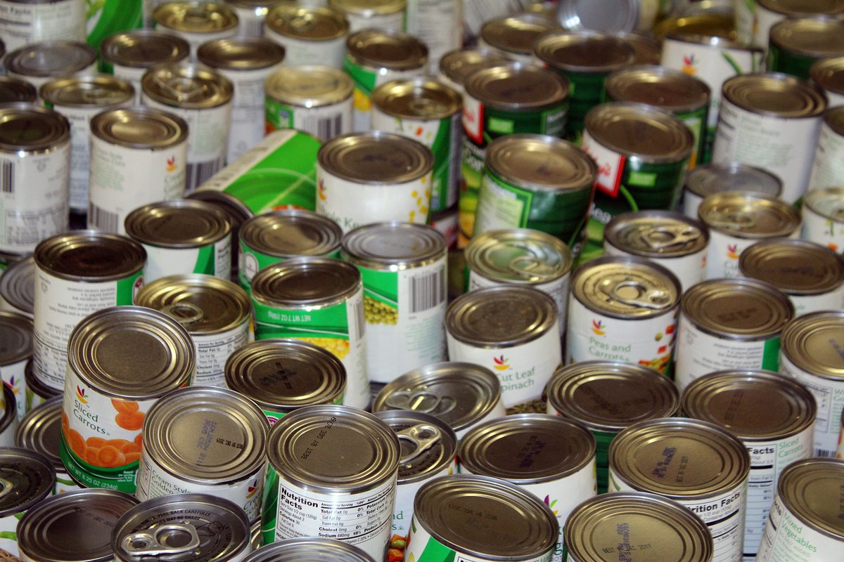 UnitedWaySECT's tweet photo. We have an urgent need at our Food Bank at this time, especially for canned goods. Please do what you can to donate and RT this message!!! Thank you! https://t.co/3YqGGeZaOj