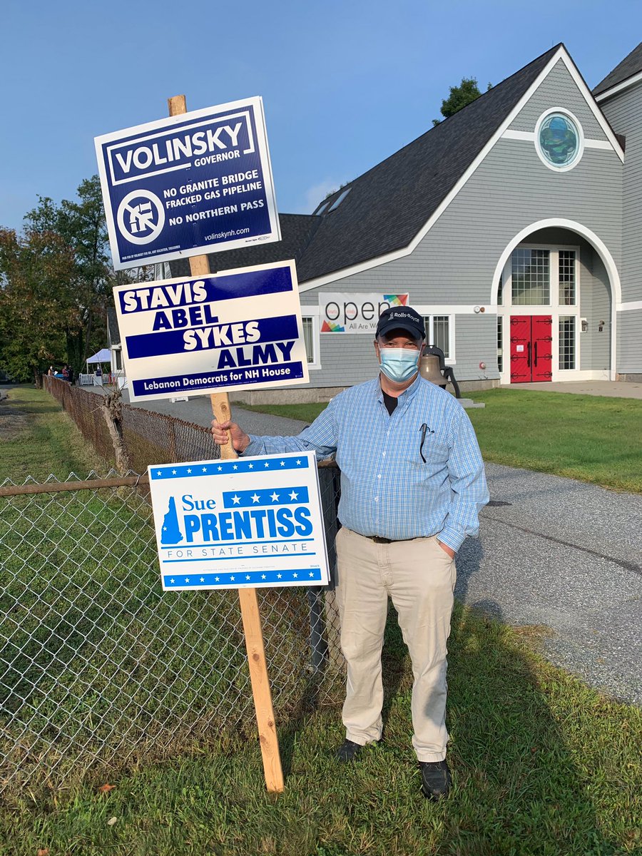 AndruVolinsky's tweet photo. Supporter in Lebanon! Shoutout to the Upper Valley, which defeated its own Liberty Utilities pipeline project earlier this year! #NoPledgeNoPipeline #VoteVolinsky #NHPolitics https://t.co/ssFECGN5cI