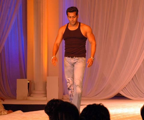 Iftykhan15's tweet photo. 🔥🔥 #SalmanKhan https://t.co/juZWEG6mIc