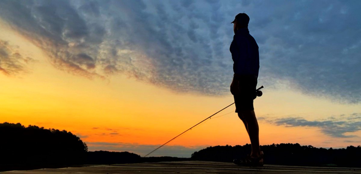 ReynoldsWolf's tweet photo. Rising fish and rising Sun.
#earlybird
#flyfishing
#moonshinerods
#catchandrelease
#7wt https://t.co/4gFewDjRKV