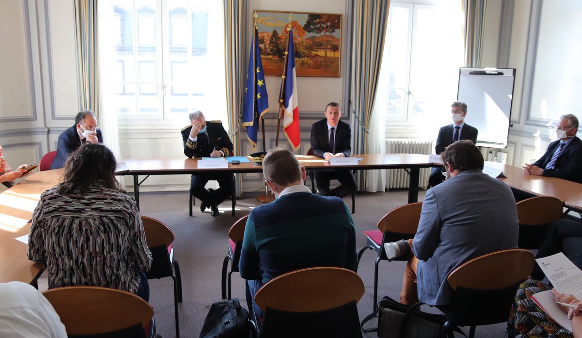 sdyckmans's tweet photo. 📣🏗🌎#FranceRelance #batiment #renovation. Le @gouvernementFR  lance 2 appels à projets dédiés à la rénovation énergétique de bâtiments de l'Etat et de ses opérateurs. Tout savoir sur https://t.co/GAW0h7Qi4p https://t.co/3rEP0gPDlC