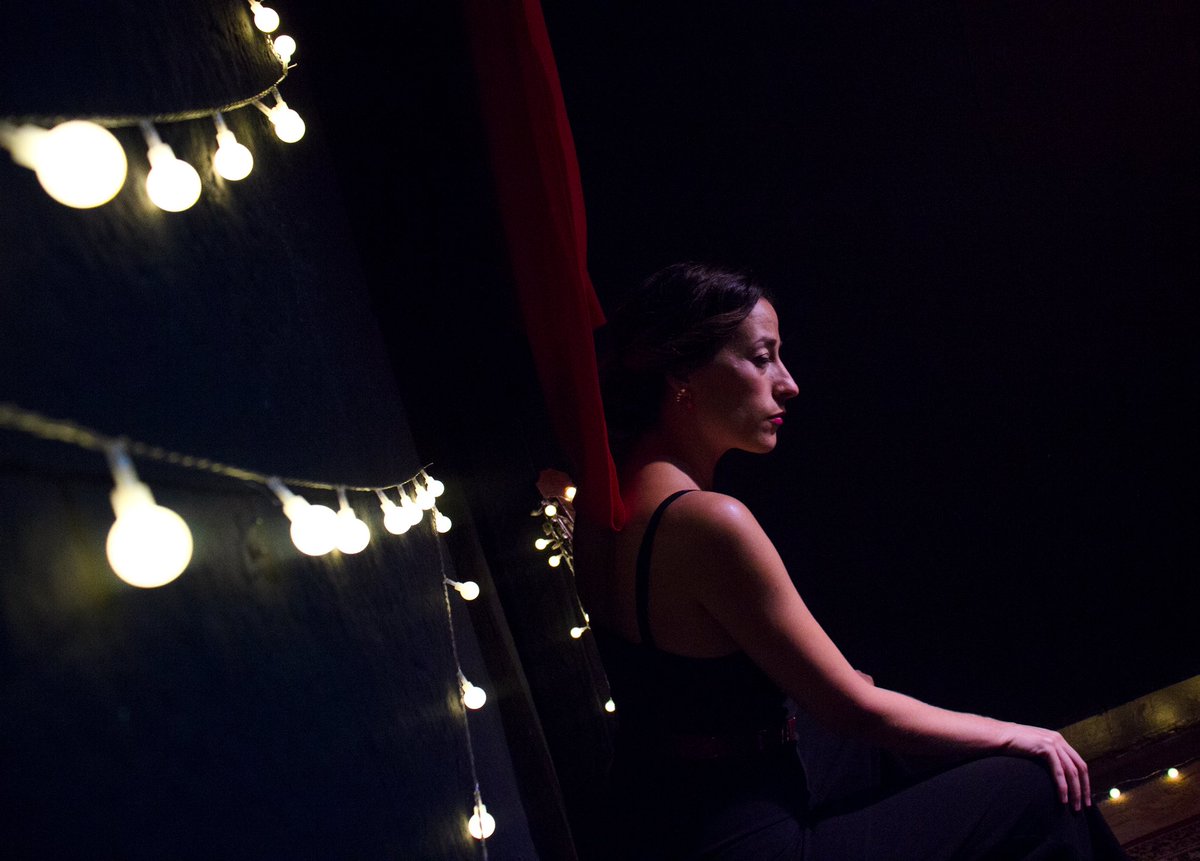 juanjo_mellado's tweet photo. "La vida no se trata de encontrarte a ti mismo, sino de crearte a ti mismo."
Hoy volvemos a la sala 4 de Microteatro con "El concierto". Siete pases desde las 20:20 hasta las 22:50. ¡Nos vemos allí!
https://t.co/VYc0MTlzYO
#MicroElConcierto 🎶🎹🎹🍚🎹🎹🎵
#microteatro #Teatro https://t.co/uBHNIRAVj6