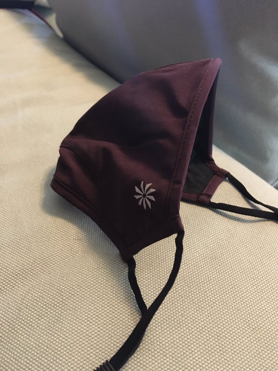 nadiacaffesse's tweet image. Repurpose those stretch foam pads from sports and lounge bras into a rigid-mask hack. For when you want to run or exercise, but aren’t wild about asphyxiating yourself on a yard of fabric soaked in your sweat.#maskhack