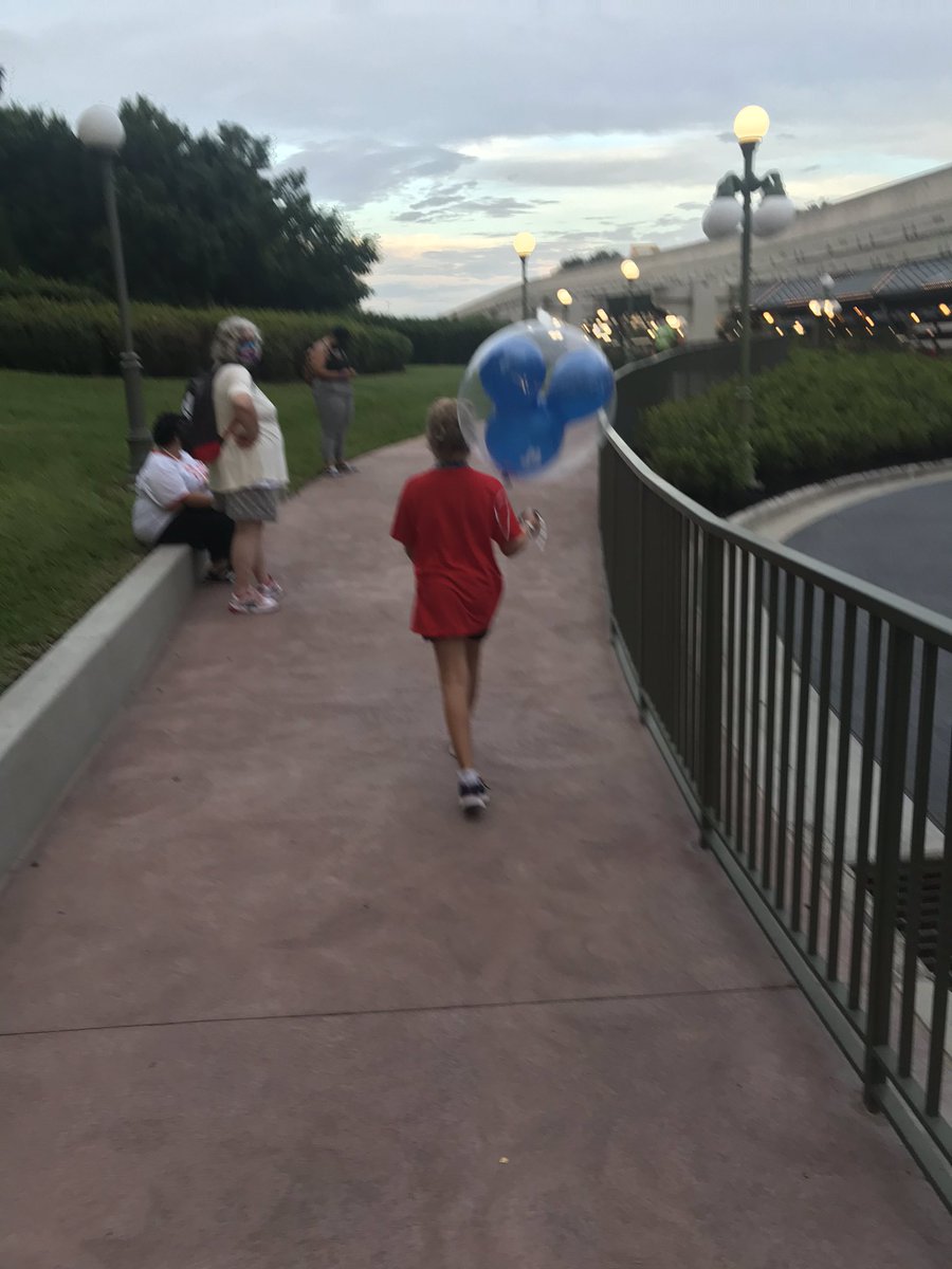summermouse's tweet photo. Day 1 #magickingdom https://t.co/0hfHS51SgV