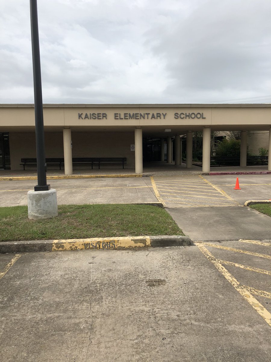 Great Klein On-Campus and Klein Online instruction happening <a href="/KaiserKISD/">Kaiser Elementary</a> on our first day back. #kleinfirstday