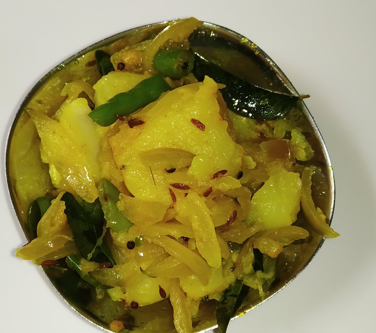 KiBappa's tweet photo. Tasty Aalu masala dosa sabji

Full recipe on YouTube.

Link - https://t.co/2Bpih9DFHt
 #mumbaifoodblogger #mumbaifoodicious #mumbaieats #delhifoodblogger #delhistreetfood #delhifoodie #mumbaistreetfood #mumbaidairies #foodmaniacindia #trellingmumbai #somumbai #mumbaigram #things https://t.co/G3dIICtdrw