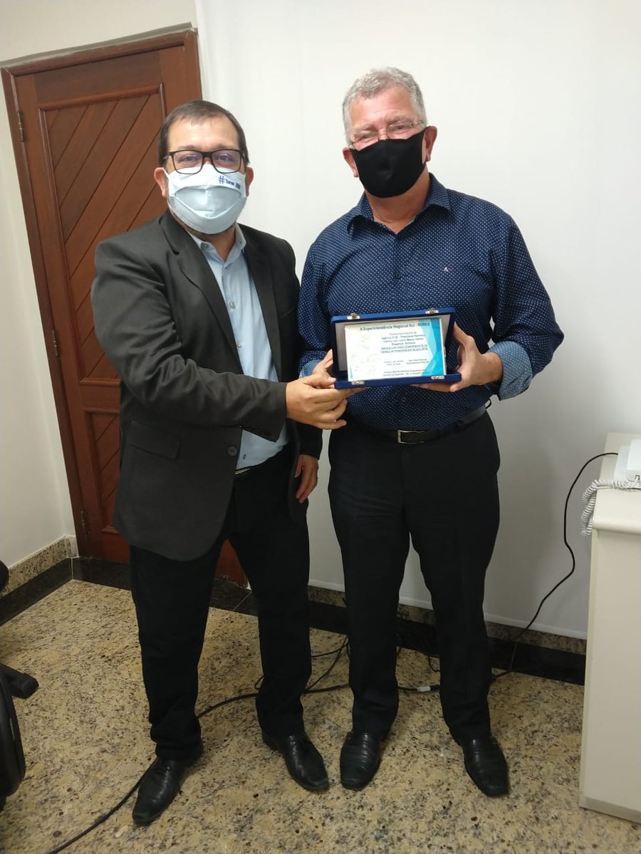 JCBussular's tweet photo. E hoje teve entrega de placa na SURES💪 enquanto respondia pela agência @Banestes_SA em Presidente Kennedy, Marco Valério Bragança conquistou o melhor desempenho🥇 entre as agências da SURES na evolução % na Carteira de Investimentos📈 no ano de 2019. 👏👏👏🎯
#SURES2020 #mjqn🤝 https://t.co/3zUpcAFPkt