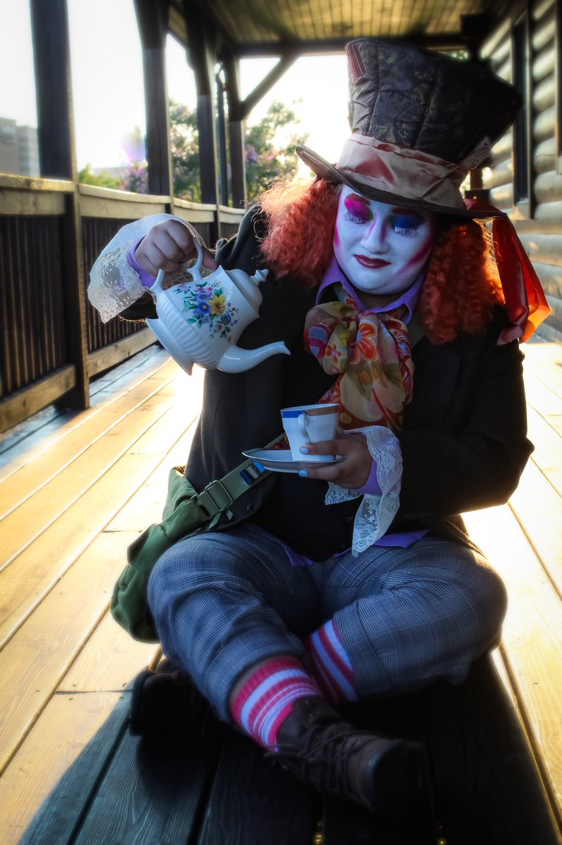 B_SnappedProd's tweet photo. We’re all mad here 🐇 🕳 🌹☕️ https://t.co/Dj2C6zxCHT