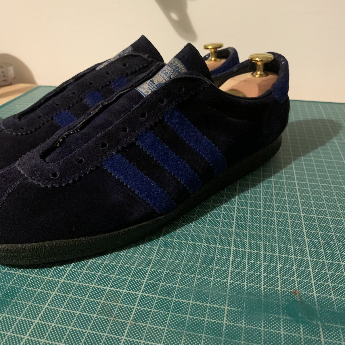 soleworx's tweet photo. Replacing worn velour on Vintage marine Tahiti https://t.co/Q4BrojGPda