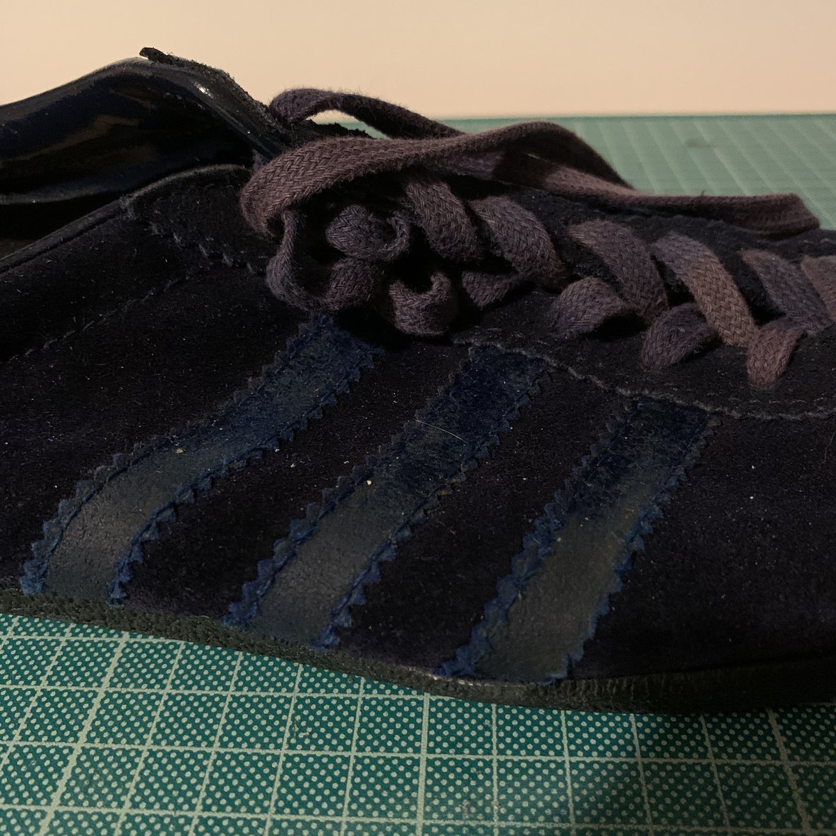 soleworx's tweet photo. Replacing worn velour on Vintage marine Tahiti https://t.co/Q4BrojGPda