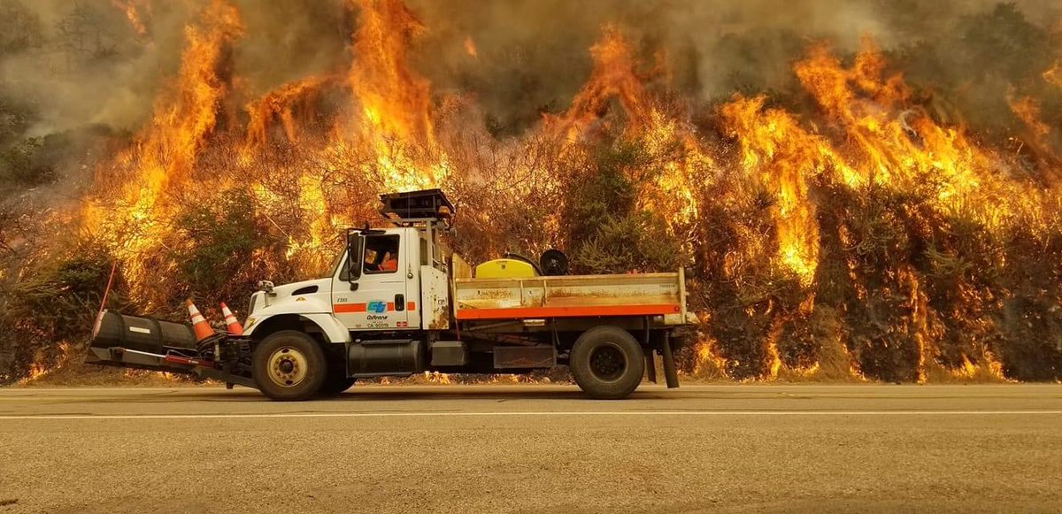 PIOJimShivers's tweet image. Caltrans District 5 maintenance teams patrol Highway 1 to keep it passable for emergency responders during the 
#DolanFire. Highway 1 remains closed in #MontereyCounty from Gorda to Julia Pfeiffer Burns State Park.
@CaltransD5