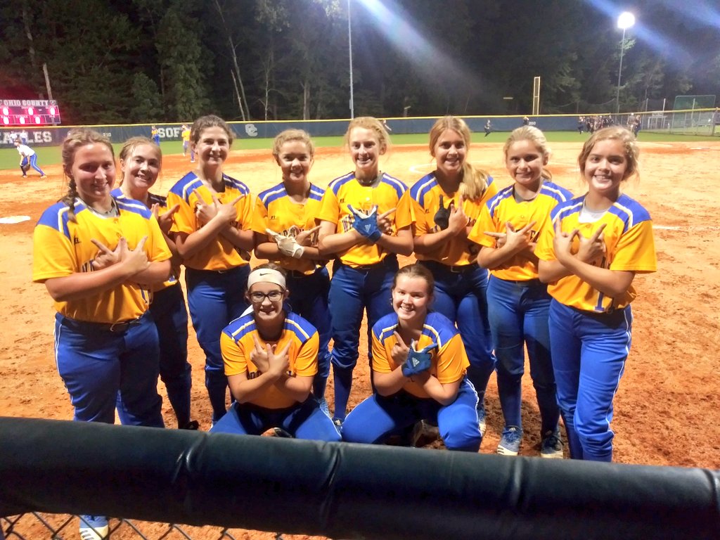 coachmckinney73's tweet photo. WEMS Lady Raiders with a 15 - 5 victory over Ohio co tonight.
Jacinda Dwyer with another win.
Addison Lee with 3 hits
Julieanne Parker &amp; Kennedy Lawson with 2 hits each https://t.co/ftWQpAGkP1