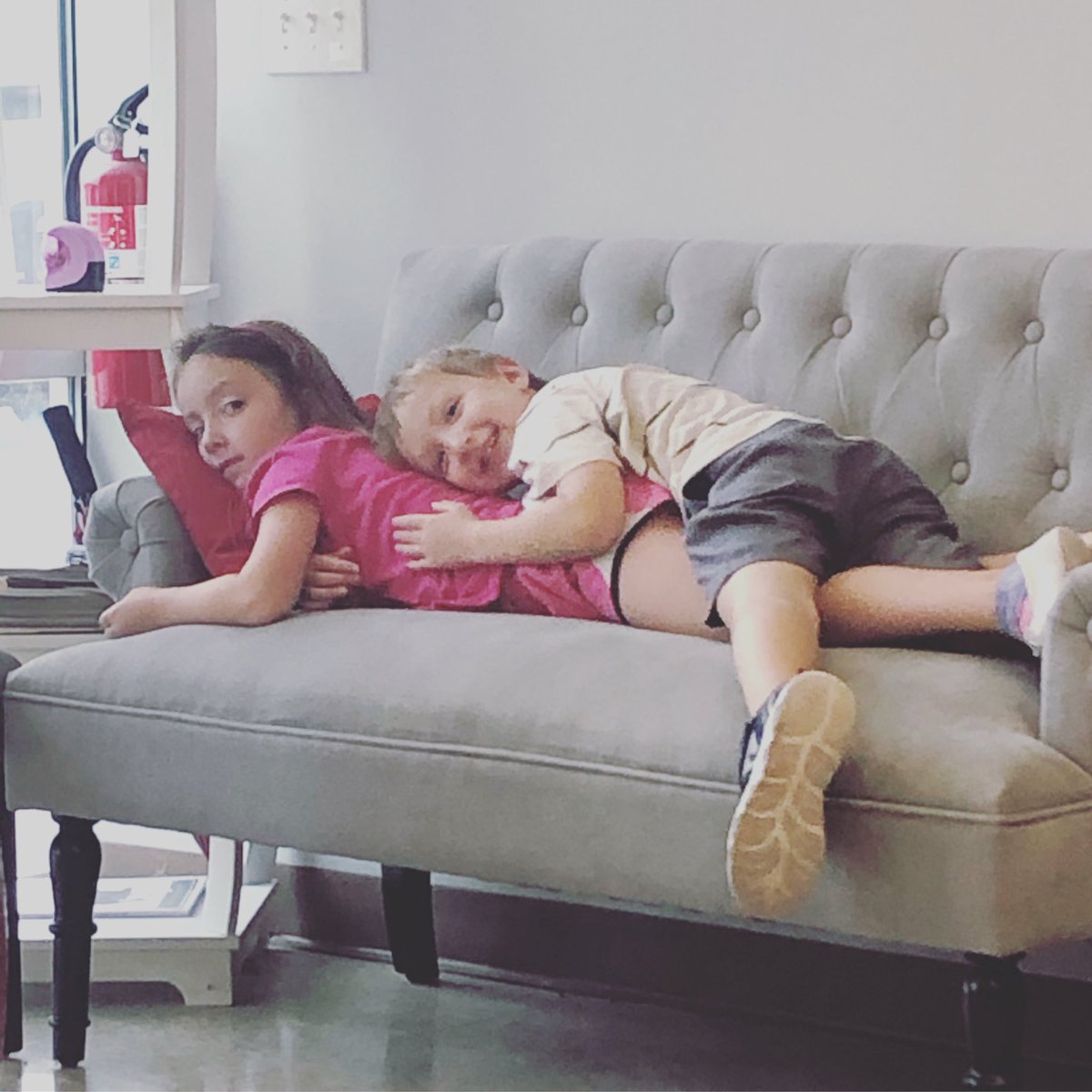 heatherlkemper's tweet photo. i feel like her look says, mom, why did you have another baby?
•
•
#stinkeye #siblinglove #cuddlestime #momlife https://t.co/GotwQxbiot