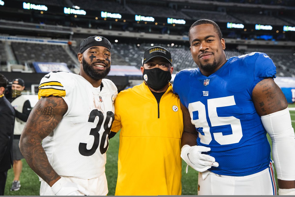 coachfaulk's tweet photo. If ‘See you at the Top’ was a photo! Two of my all time favorites! We all have come a long way from sitting in your family rooms to MNF! Appreciate the pic BJ! #blessed @JaySam1k @BJHill5 https://t.co/o0FJDf54hG