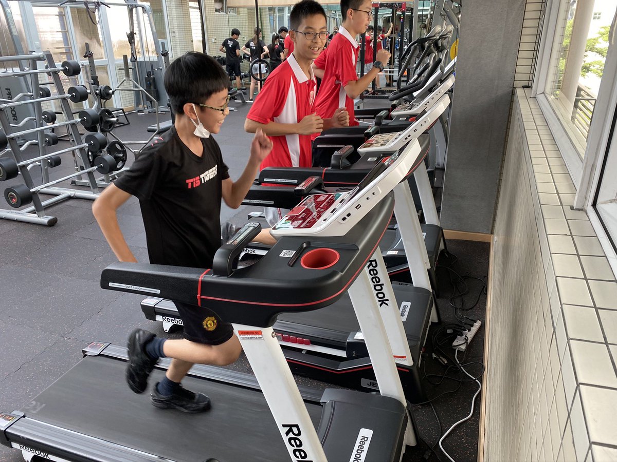 Ty_KochPE's tweet photo. Cruising into Wednesday 😎 #fitnessfun #TISMacao https://t.co/YmahSYWANR
